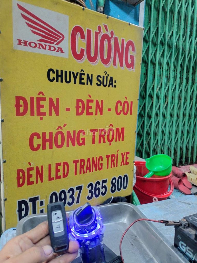 Ổ khóa smaarkey hàng zin hãng.1 remote. Mua bán Phụ tùng xe tại Quận 11 Tp Hồ Chí Minh được đăng bởi CHÂU MINH LONG hình 3