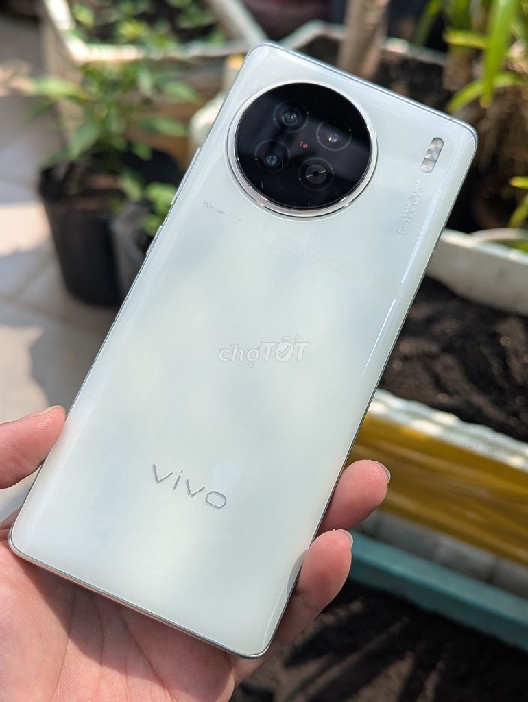 Vivo X90s (8/256) máy zin nguyên bản không lỗi nhỏ. Mua bán Điện thoại tại Quận 3 Tp Hồ Chí Minh được đăng bởi Leon Tech hình 1