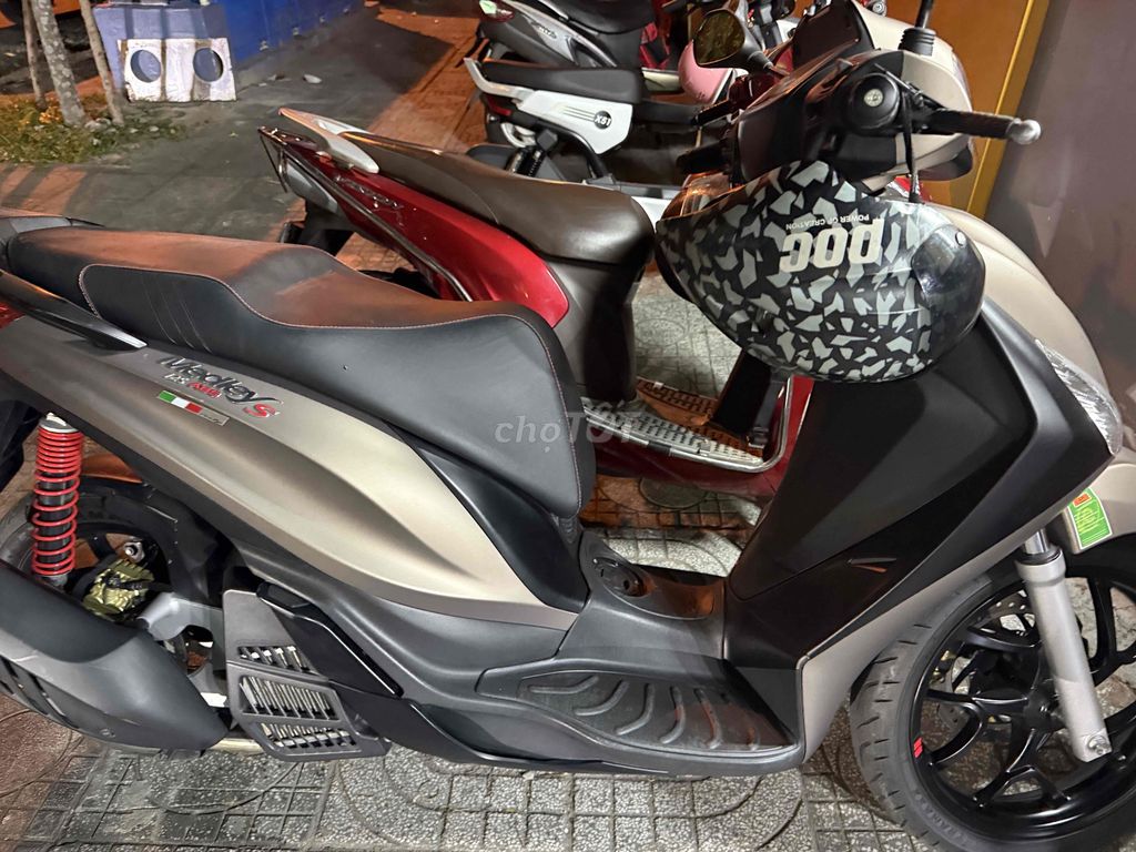 Piaggio Medley S 125cc, коричневый, пробег 5000 км, очень новый