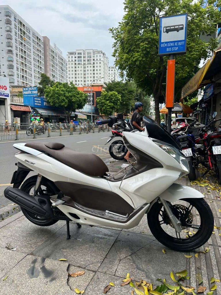 Honda PCX 2012 mới 90% Bstp chính chủ. Mua bán Xe máy tại Quận Tân Phú Tp Hồ Chí Minh được đăng bởi Tuanduy hình 2