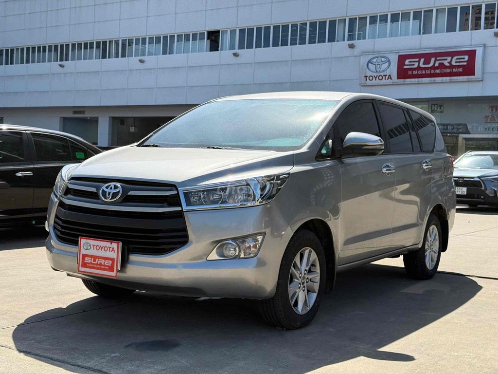 Toyota Innova 2018 Số Sàn Màu Bạc, Có hỗ trợ trả g