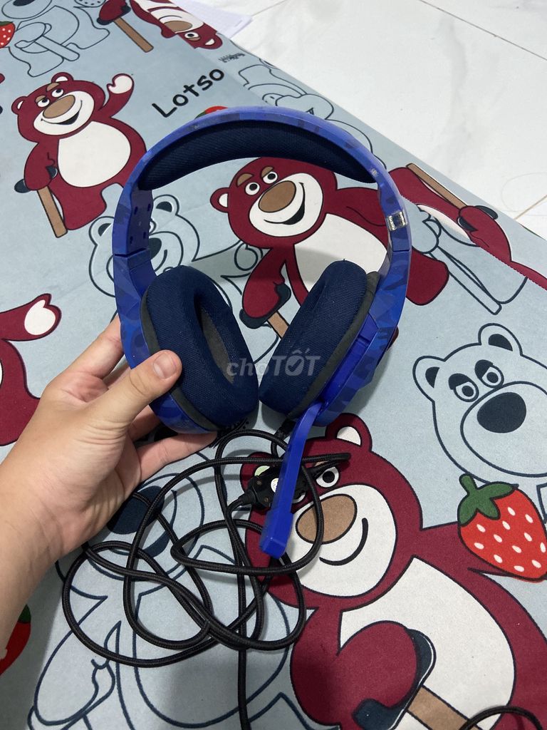 Tai nghe chụp tai có dây xanh dương có mic. Mua bán Tivi, Âm thanh tại Huyện Cần Giuộc Long An được đăng bởi Nguyễn Đại hình 1