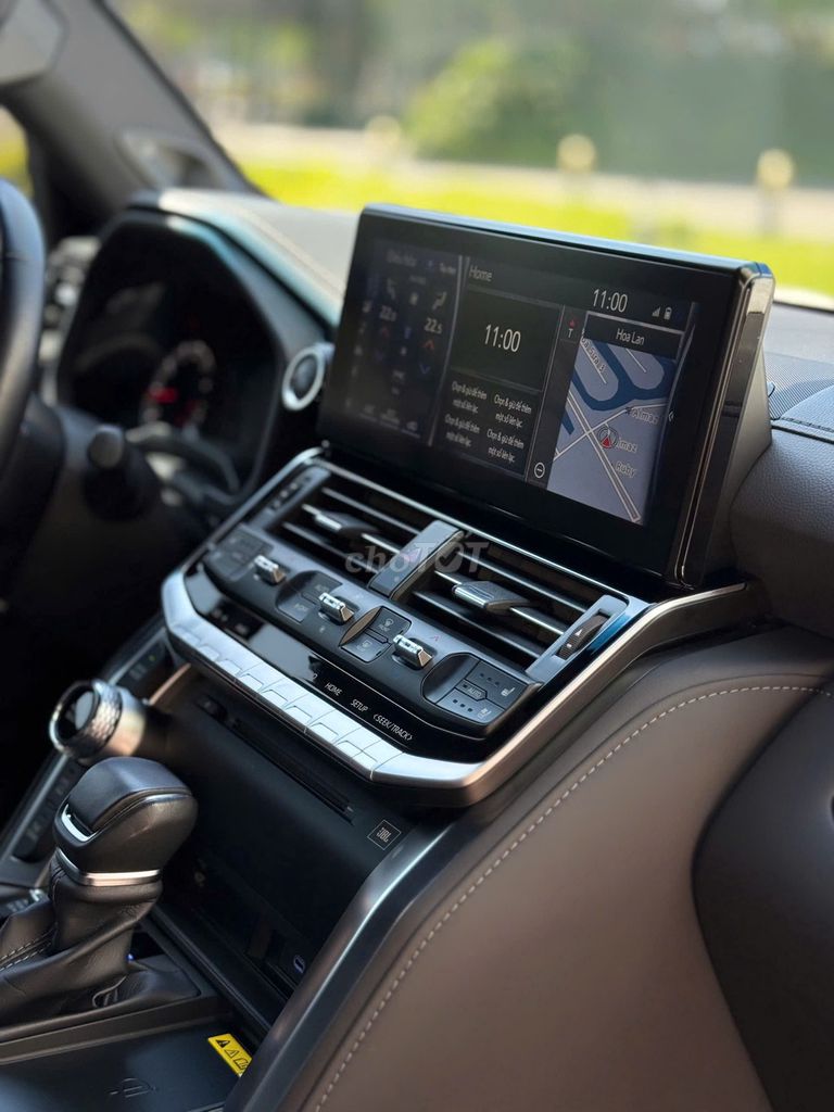 Toyota Land Cruiser 300 VXR V6 2023, Chất Như Mới. Mua bán Ô tô tại Quận Long Biên Hà Nội được đăng bởi Long Biên Cars hình 10