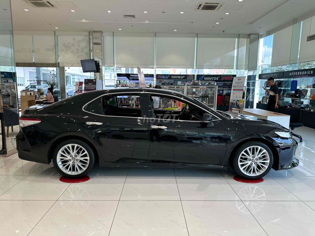 Toyota Camry 2.5 Q ĐEN 2021 xe HÃNG BAO GIÁ TỐT. Mua bán Ô tô tại Quận Bình Thạnh Tp Hồ Chí Minh được đăng bởi phuongneo hình 4