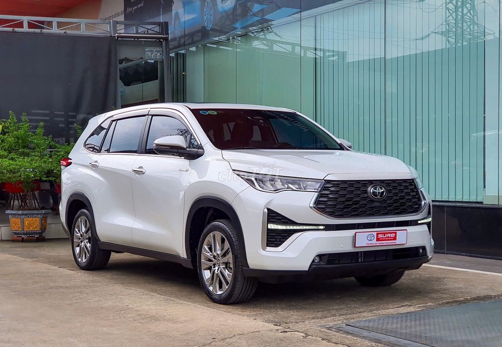 Innova Cross HEV 2024 - 5702 km -980 THƯƠNG LƯỢNG. Mua bán Ô tô tại Huyện Bình Chánh Tp Hồ Chí Minh được đăng bởi TRANGTRAN TOYOTA AN THÀNH hình 2