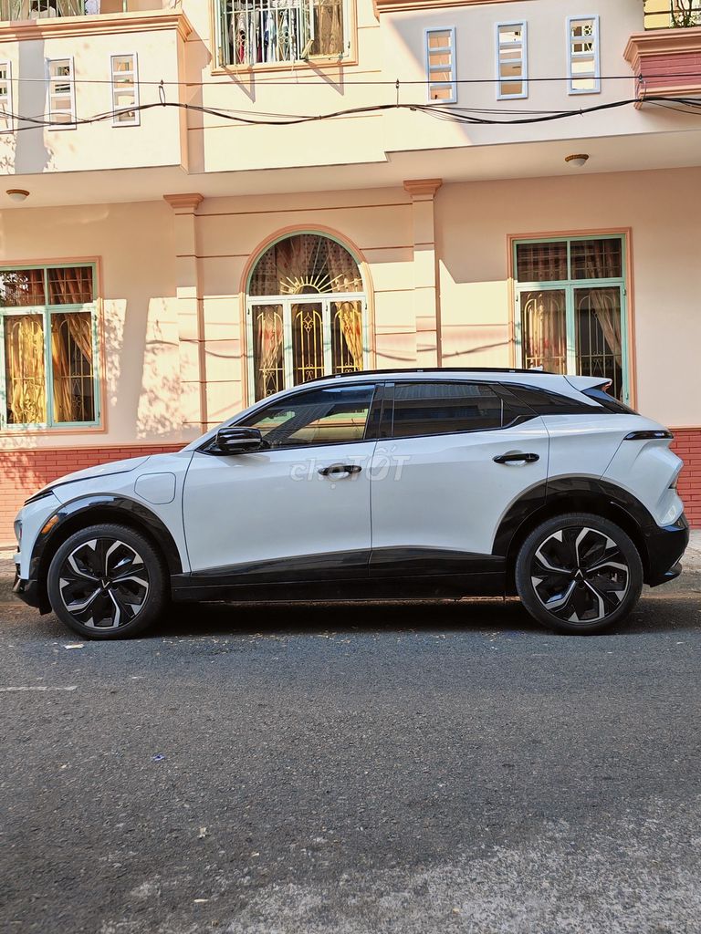 VINFAST VF6 PLUS 2024 - 36 тыс. км, макс. комплектация + 50 млн тюнинга