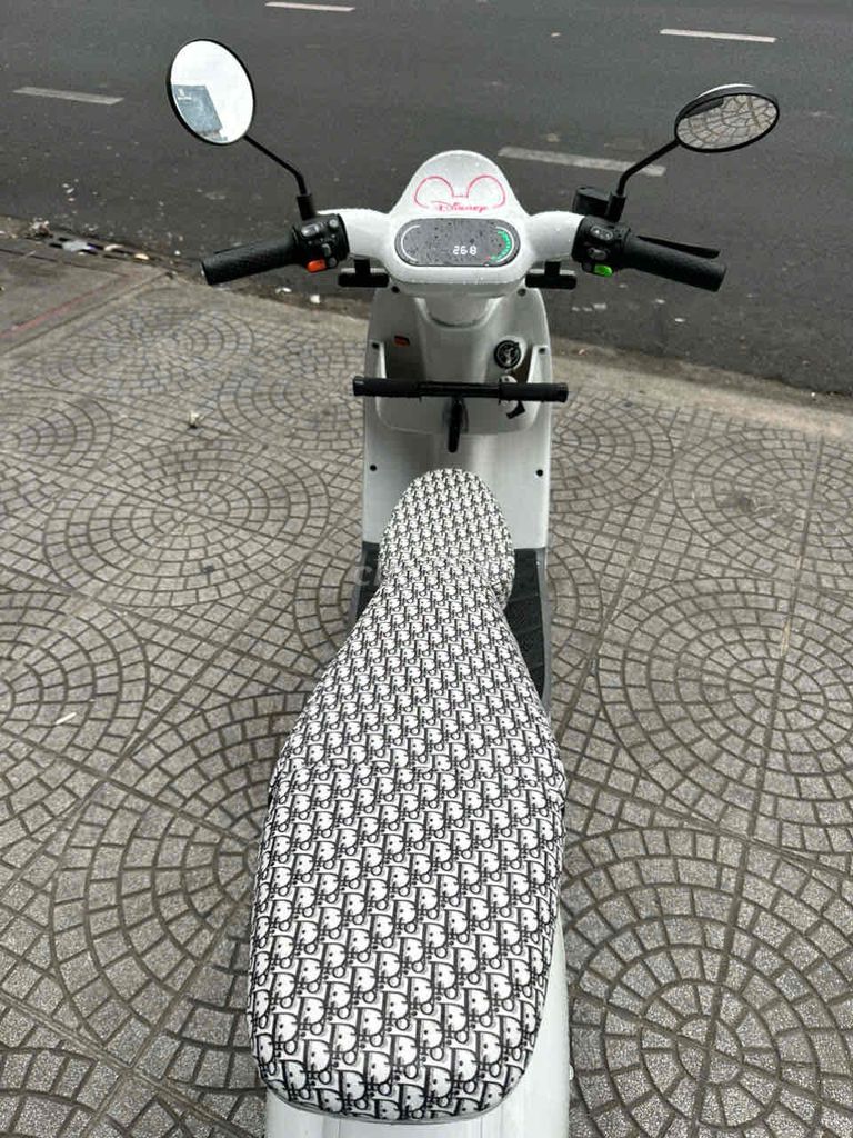 Xe máy điện màu Trắng. Mua bán Xe điện tại Quận Phú Nhuận Tp Hồ Chí Minh được đăng bởi duy hình 7