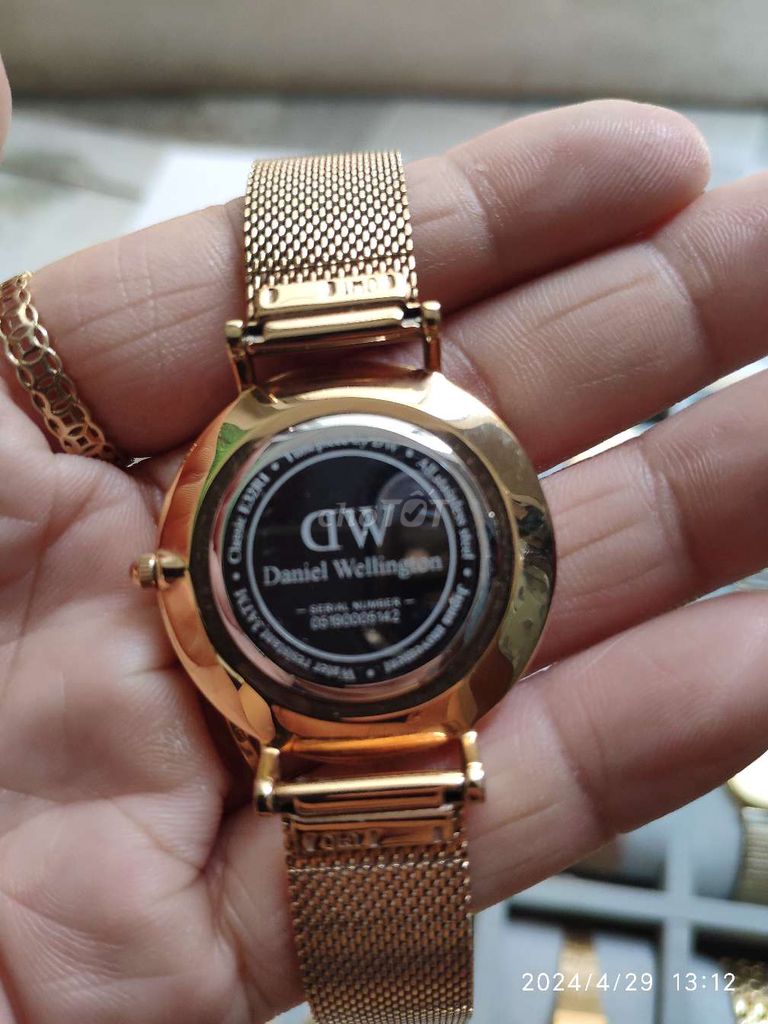 Đồng hồ Nam nữ hiệu DW daniel wellington