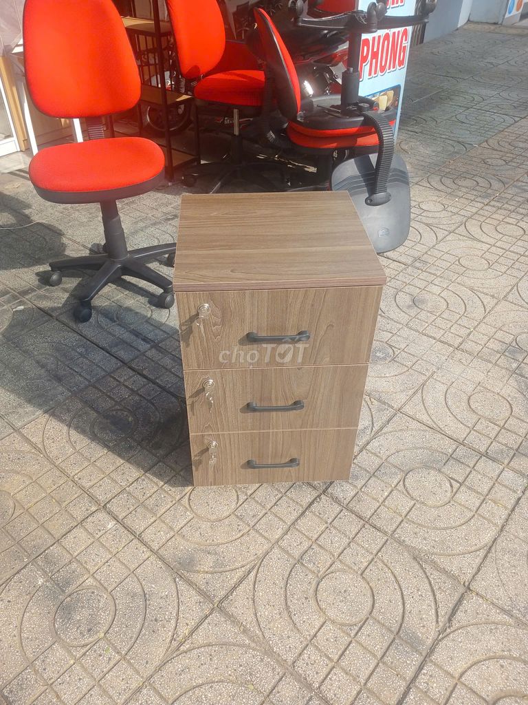 tủ cóc 3 ngăn cói khóa đầy đủ