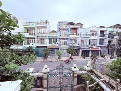 BÁN NHÀ MẶT TIỀN BIỆT THỰ, (6m x 24m),KHU AN NINH, DÂN TRÍ. BÌNH CHÁNH. Mua bán nhà ở tại Huyện Bình Chánh Tp Hồ Chí Minh được đăng bởi Đan Thanh