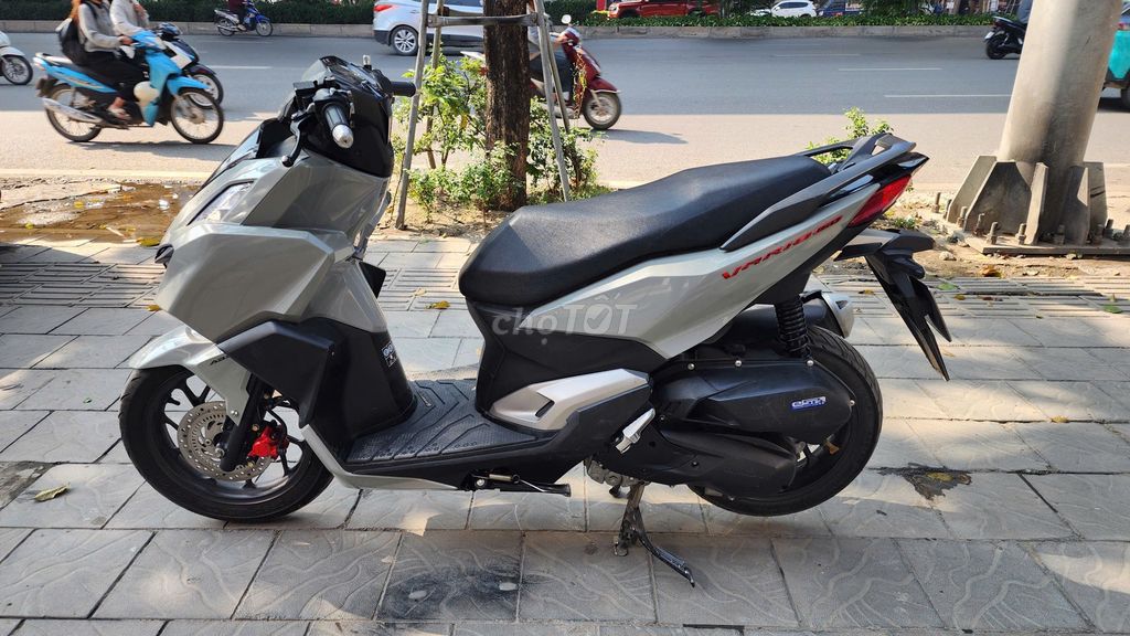 Honda Vario 160 2018 Xám 12280 km. Mua bán Xe máy tại Quận Cầu Giấy Hà Nội được đăng bởi iMotorbike Hà Nội hình 3