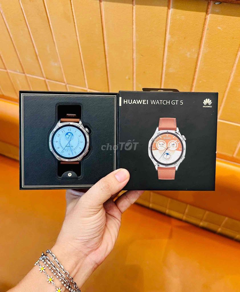 Huawei Watch GT 5 Bạc Nâu. Mua bán Thiết bị đeo thông minh tại Quận 10 Tp Hồ Chí Minh được đăng bởi Huyn Bin hình 1