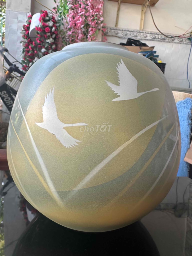 Bình trang trí Kutani Gốm sứ Nhật Bản vẽ hạc. Mua bán Đồ sưu tầm, đồ cổ tại Thành phố Biên Hòa Đồng Nai được đăng bởi đặng quang tuyến hình 1