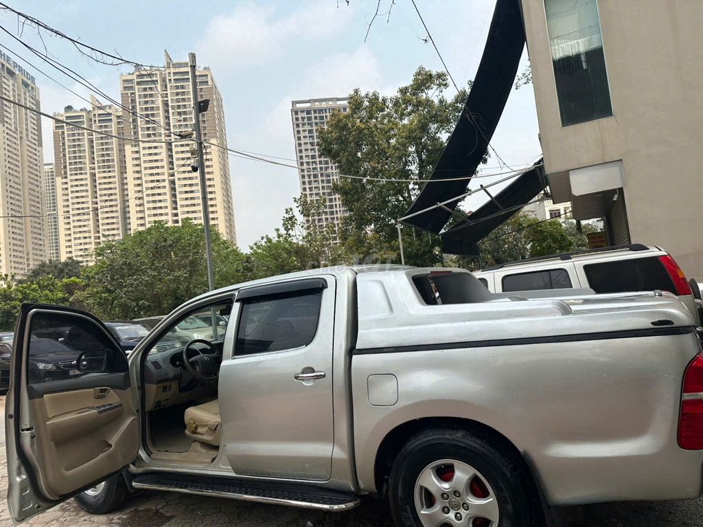 Toyota HILUX 2012 Phom Mới Chính Chủ
