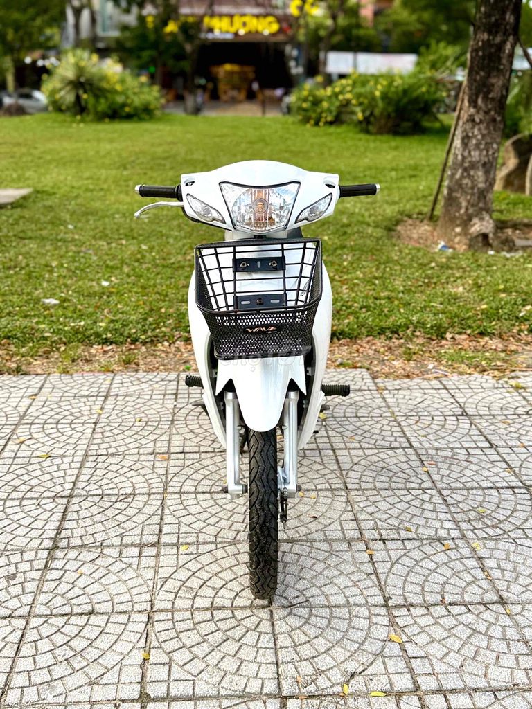 Honda Wave 2023, белый, Вьетнам