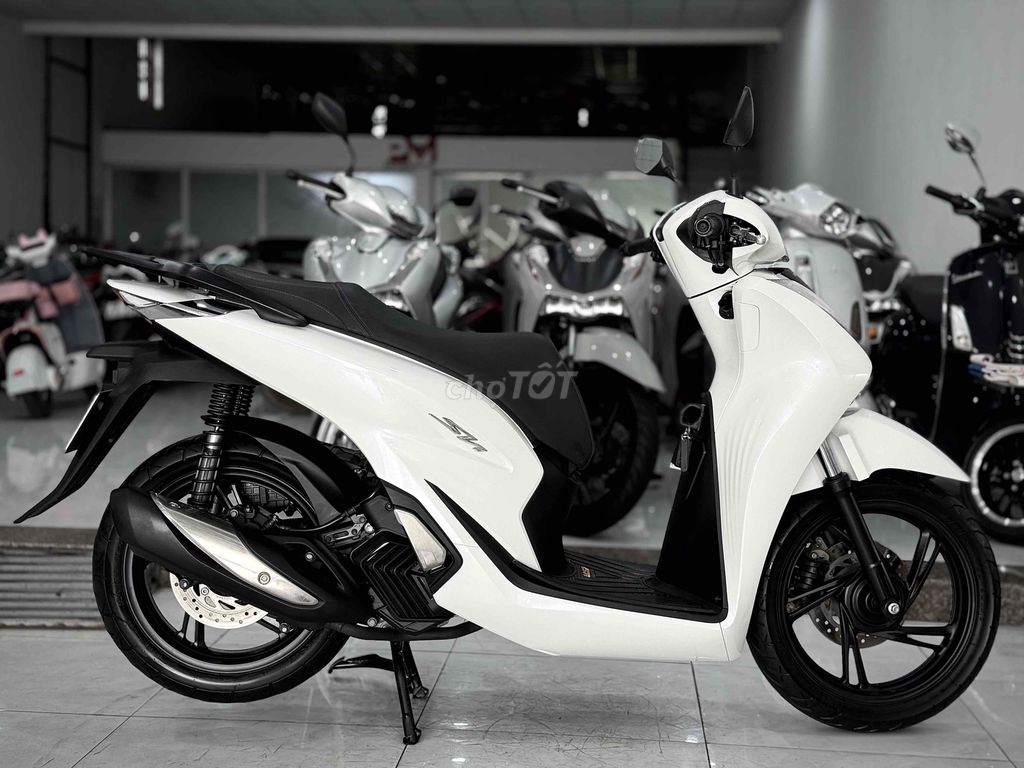 Sh125i 2023 Lướt chính chủ ký ( Hỗ trợ Trả GÓP ) 🔥. Mua bán Xe máy tại Thị xã Phú Mỹ Bà Rịa - Vũng Tàu được đăng bởi Cửa Hàng Xe Máy Phú Mỹ hình 3