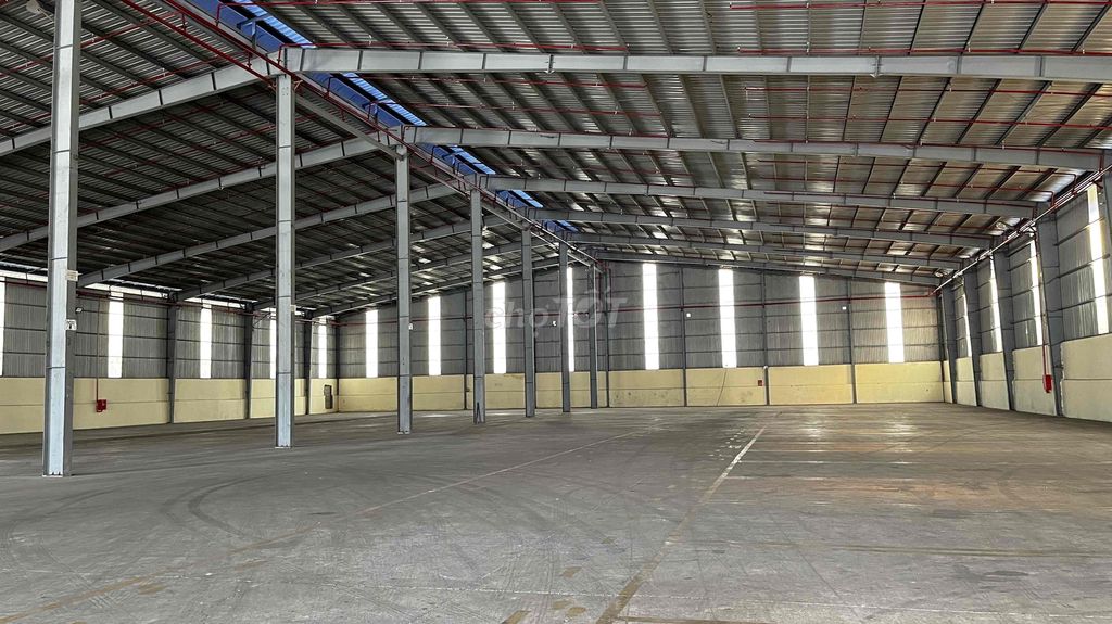 CHO THUÊ KHO TỔNG DIỆN TÍCH 5.000m2 , PCCC TỰ ĐỘNG GIÁ CHỈ 95K/M2