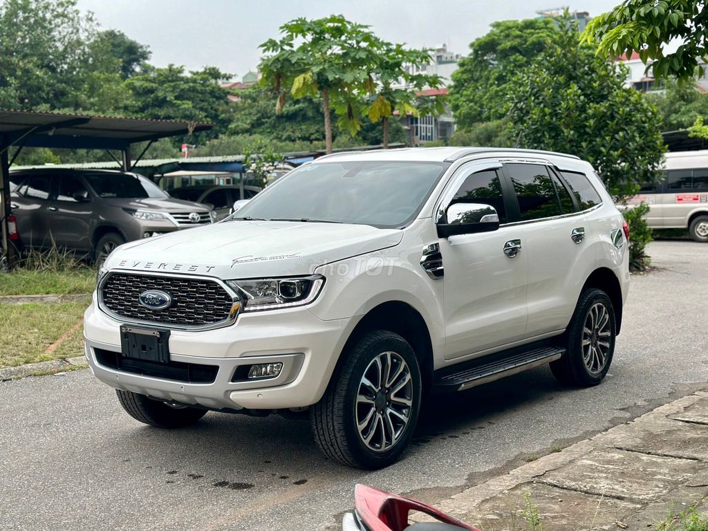 Ford Everest 2.0 Titanium 4x2 AT 2022 nhập Thái