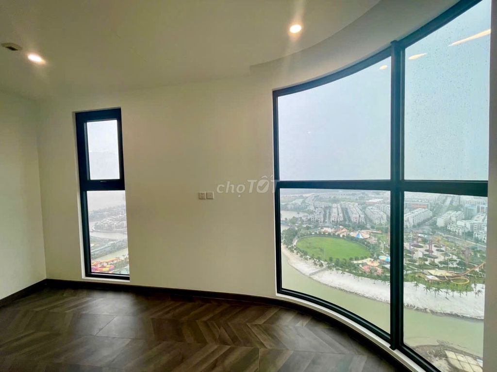 Cần bán căn 3PN 101m2 khu The Beverly Vinhomes Grand Park Q9