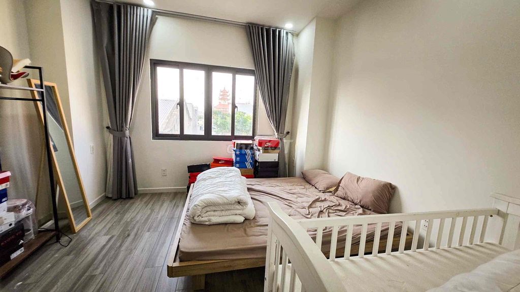 Дом 3 этажа, дорога 10м, район Чунг Тхо