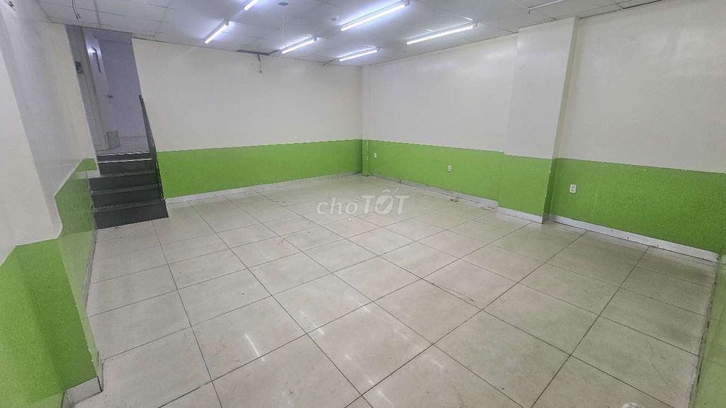 БОЛЬШИЕ ДЕНЬГИ, 5,1X21, 1 ЭТАЖ, 2 СПАЛЬНИ, 1 ТУАЛЕТ, ТРОТУАР 6 М