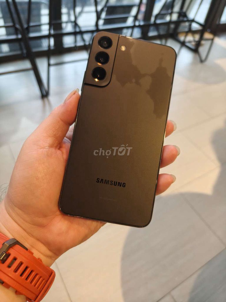 Samsung S22 Plus 128gb Mỹ zin áp màn đẹp có gl. Mua bán Điện thoại tại Quận 5 Tp Hồ Chí Minh được đăng bởi Strawberry Mobile hình 1