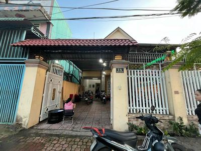 cho thuê 02 căn nhà nguyên căn, nhà nhỏ 3tr, nhà lớn 8tr