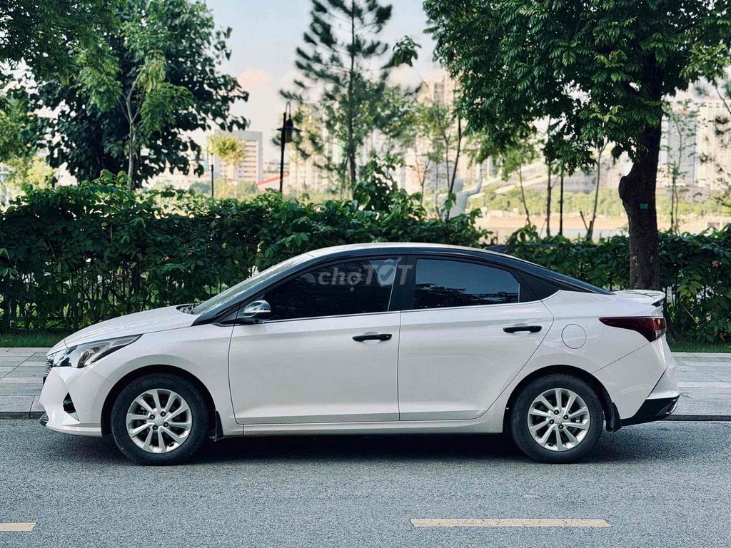 Hyundai Accent 2022 белый супервнешний вид