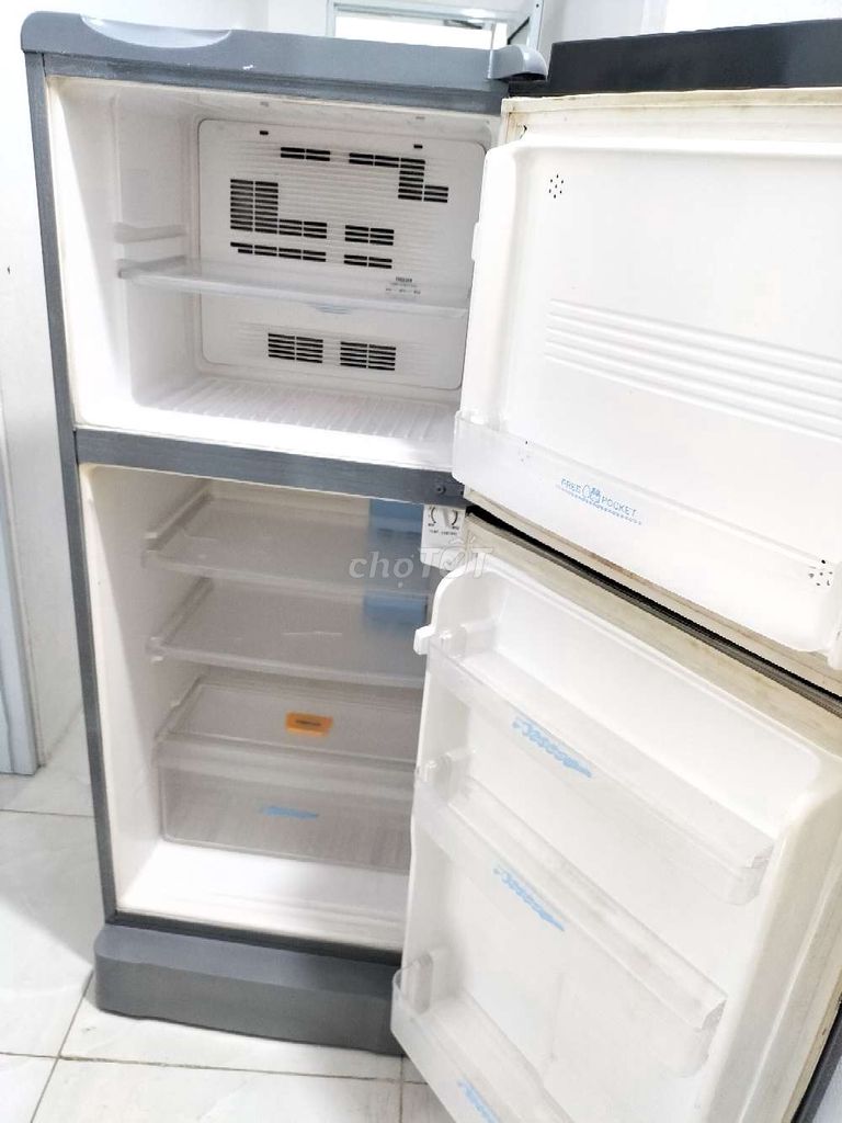 Tủ lạnh Sanyo 175lít ko đóng tuyết. Mua bán Tủ lạnh tại Quận 12 Tp Hồ Chí Minh được đăng bởi Thanh Trà hình 2