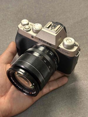 Fujifilm XT200 + XF 18-55mm F2.8-4 R LM OIS. Mua bán Máy ảnh, Máy quay tại Quận Hải Châu Đà Nẵng được đăng bởi Tiến Đạt