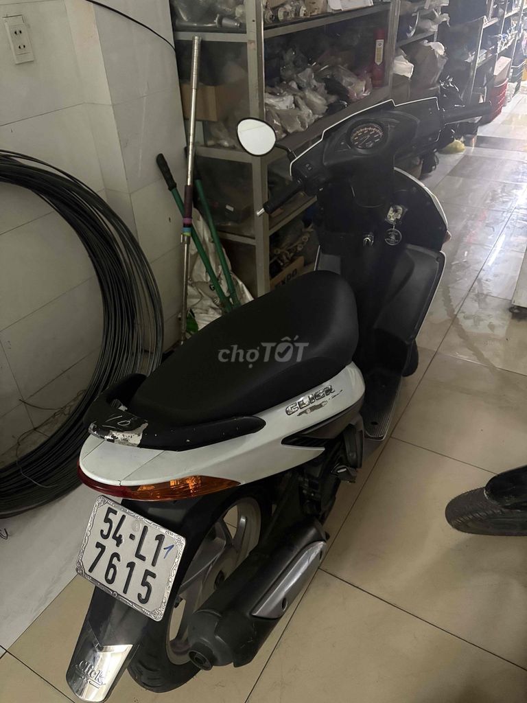 Honda Click Trắng BSSG chính chủ 2010. Mua bán Xe máy tại Quận 7 Tp Hồ Chí Minh được đăng bởi Đạt Béo hình 6