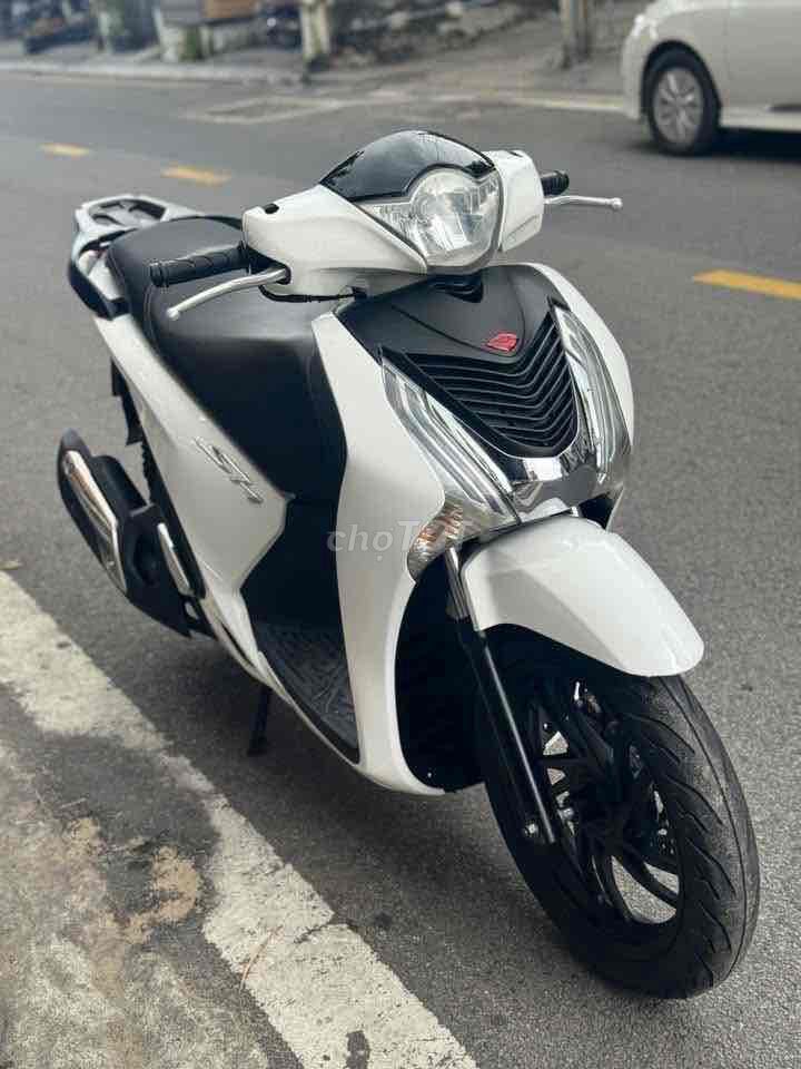 Honda SH125i Trắng Tự động. Mua bán Xe máy tại Thành phố Huế Thừa Thiên Huế được đăng bởi DVCĐ Toàn Thắng hình 2