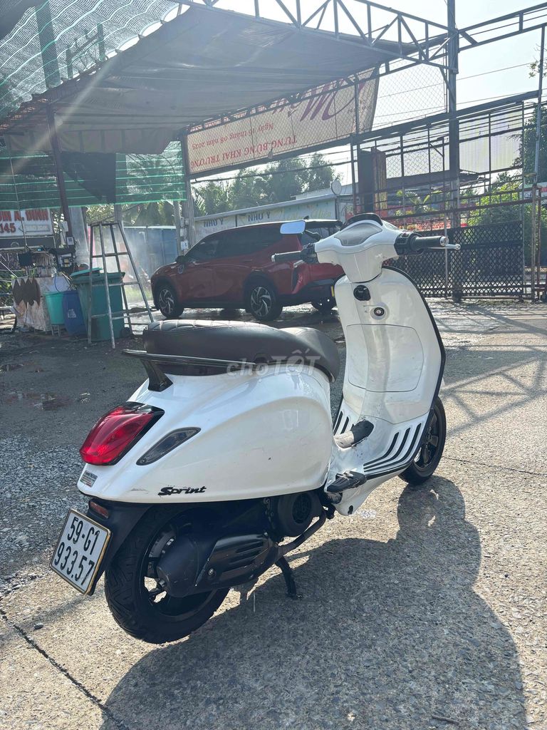Белый спортивный костюм Piaggio Vespa 2015, 30 км