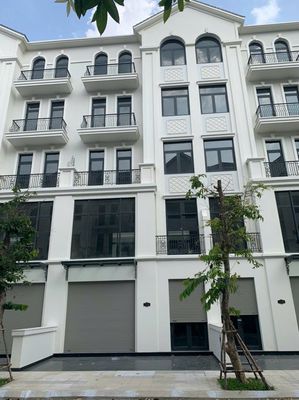 BÁN NHÀ PHỐ ĐÃ CÓ SỔ HỒNG MANHATTAN QUẬN 9