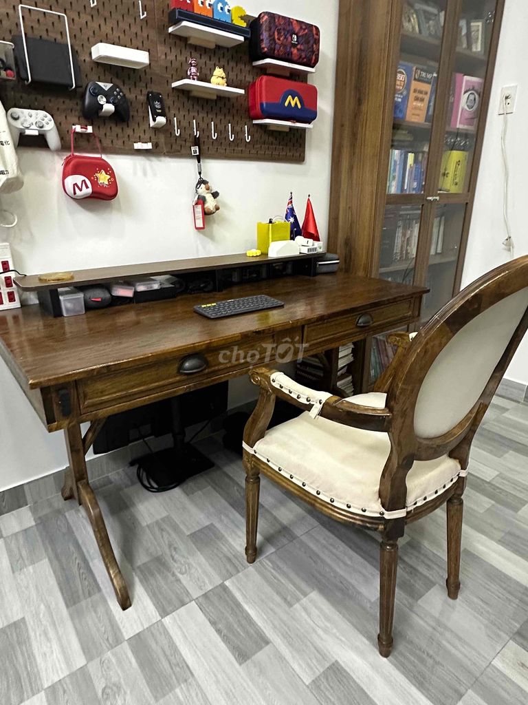 Bộ bàn ghế làm việc gỗ nâu 1m4x70cm. Mua bán Bàn ghế tại Huyện Bình Chánh Tp Hồ Chí Minh được đăng bởi Nynie hình 1