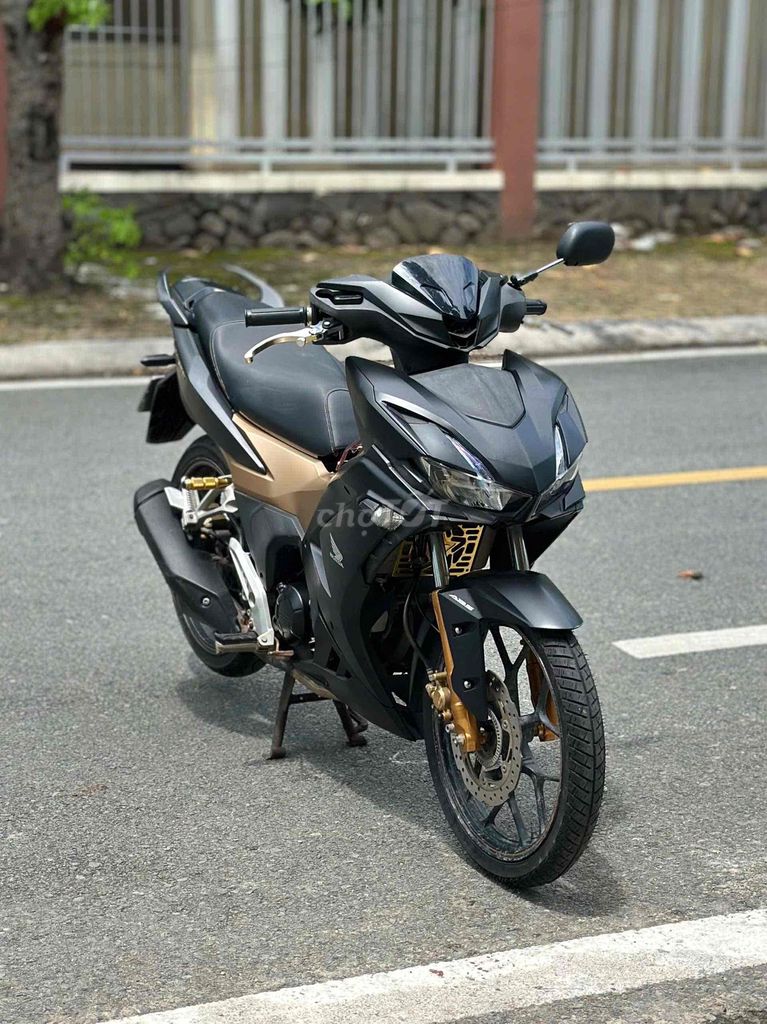 HONDA WINNER V3 – MÁY ZIN ÊM – GIÁ TỐT. Mua bán Xe máy tại Thị xã Tân Uyên Bình Dương được đăng bởi Hồ Hoàng Cảnh   hình 4