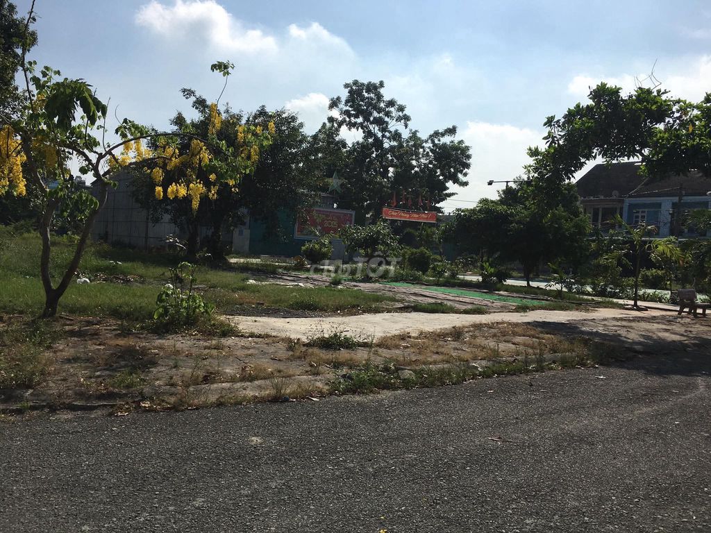 Cần bán đất Bà Điểm Hóc Môn