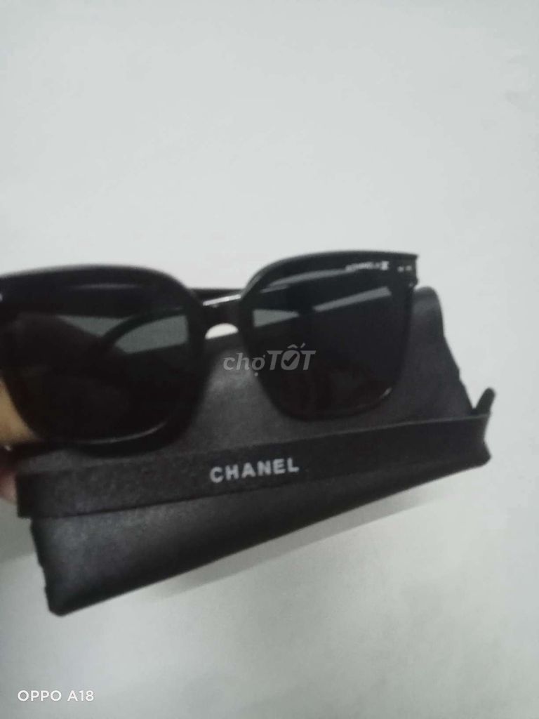 Kính râm Chanel Cao cấp Đen. Mua bán Phụ kiện thời trang khác tại Quận 1 Tp Hồ Chí Minh được đăng bởi lê tùng  hình 1