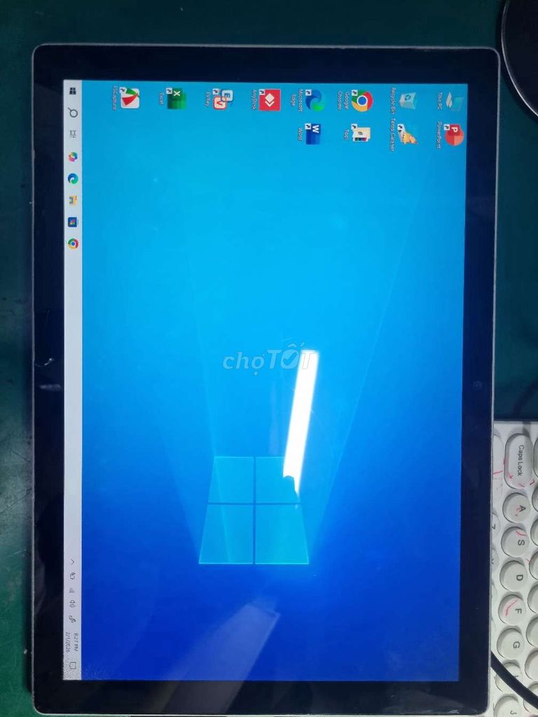 Surface Pro 5 i5 8GB/256GB. Mua bán Laptop tại Quận Tân Bình Tp Hồ Chí Minh được đăng bởi Quang hình 1