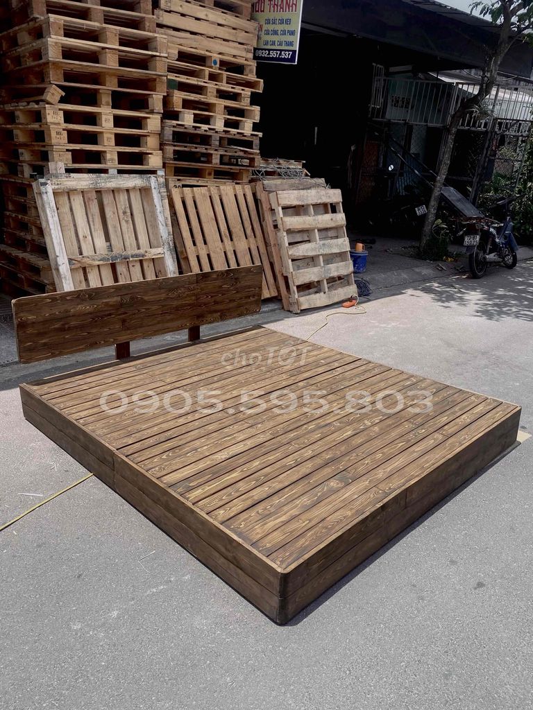 Giường pallet gỗ tạo vân gỗ tự nhiên màu siêu hot. Mua bán Giường, chăn ga gối nệm tại Quận Liên Chiểu Đà Nẵng được đăng bởi trang hình 1