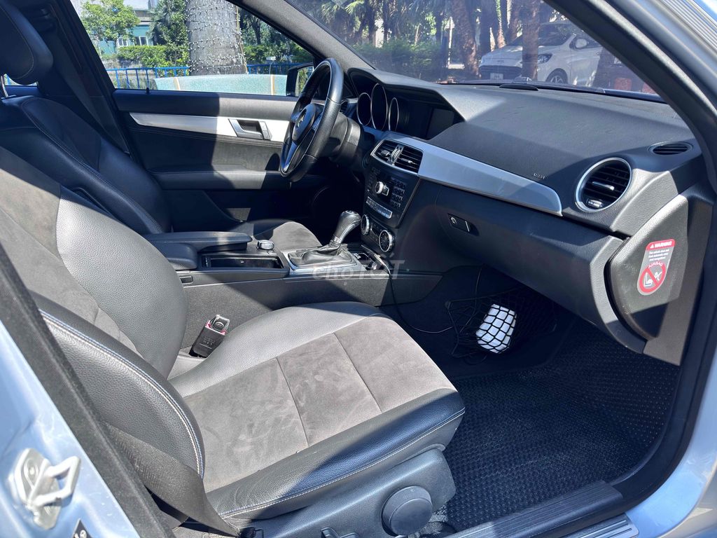 E cần bán Mercedes C200 Edition sx 2013 máy 1.8. Mua bán Ô tô tại Thị xã Kinh Môn Hải Dương được đăng bởi Dũng BMW hình 9