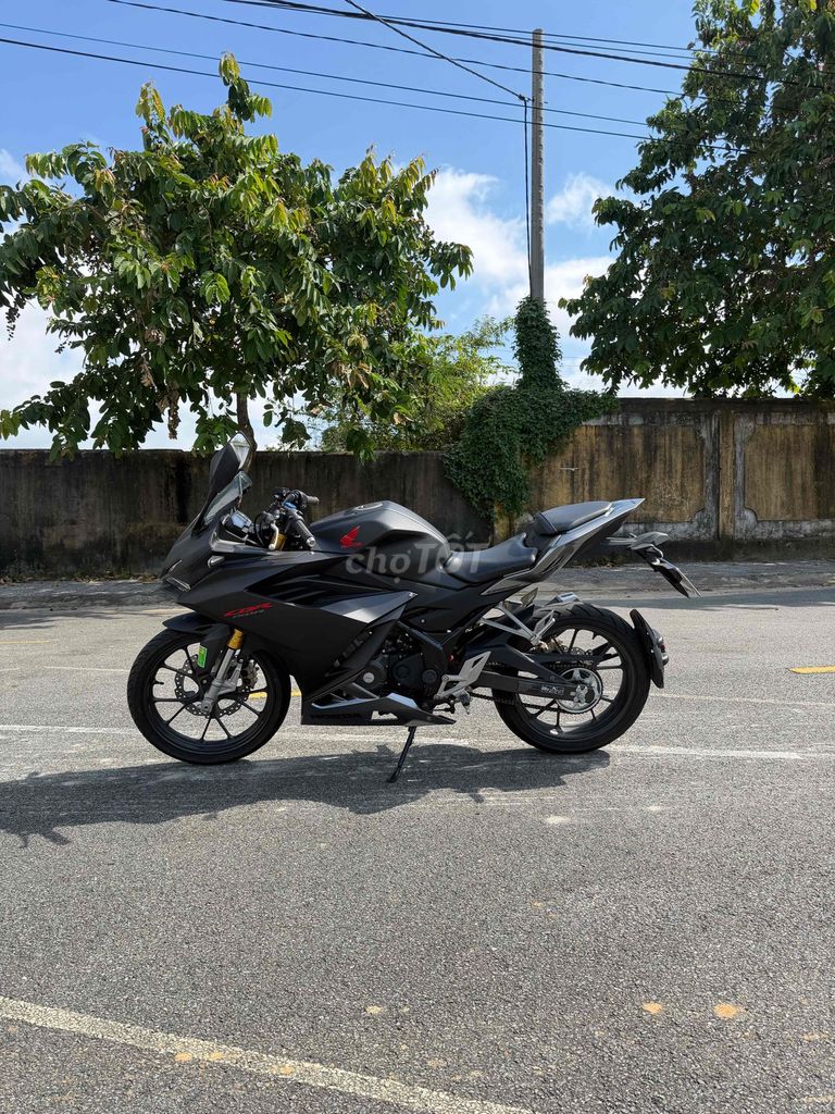Honda CBR 150 Đen 6.000km. Mua bán Xe máy tại Quận Thanh Khê Đà Nẵng được đăng bởi Ku Tý hình 5