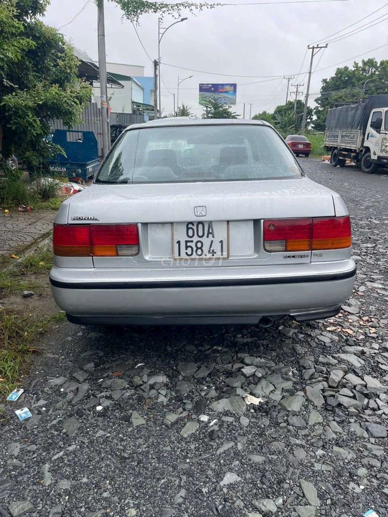 Honda Accord 19922.0 MT - 3333 km