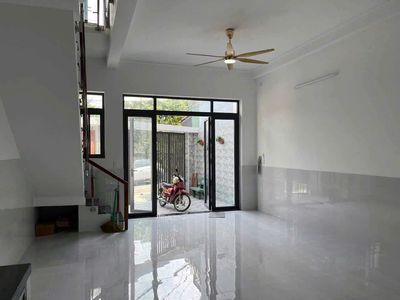 Аренда · 3 комн. · 90 м² · Huyện Hóc Môn, ул. Đường Phan Văn Hớn