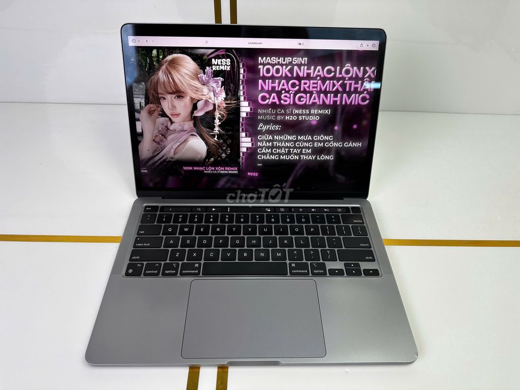 Apple MacBook Pro M1 13" 8GB/256GB grey cấn góc. Mua bán Laptop tại Quận Thanh Xuân Hà Nội được đăng bởi Nguyễn Văn Lượng hình 1