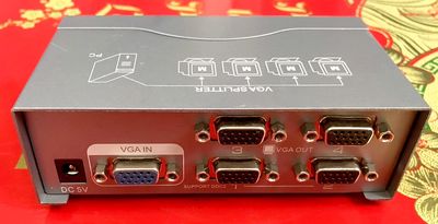 Bộ chia VGA 1 ra 4 màn hình hiệu Dtech DT-7254