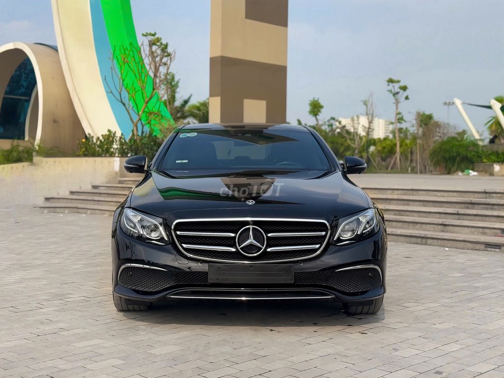 Mercedes Benz E Class 2019 E200 Sport - 60000 km. Mua bán Ô tô tại Quận Long Biên Hà Nội được đăng bởi Đỗ Nhật Tiến  hình 1