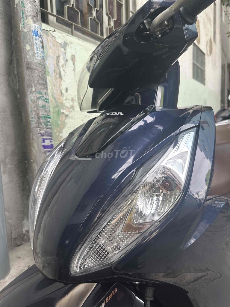 cần bán xe honda viison 2023 bs Sài Gòn 1 đời chủ. Mua bán Xe máy tại Quận 3 Tp Hồ Chí Minh được đăng bởi Thái Nhật Hà hình 2