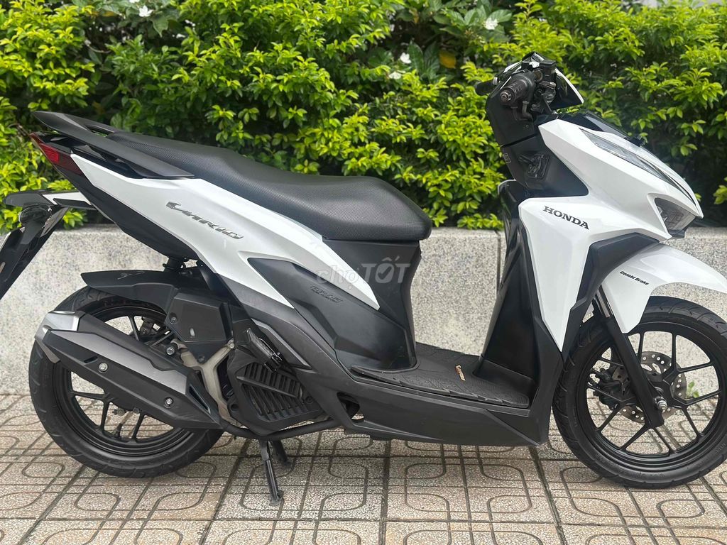 Vario 125 2020 Trắng đen zin nguyên mới 80% BSTP9c. Mua bán Xe máy tại Thành phố Thủ Đức Tp Hồ Chí Minh được đăng bởi Xe Máy Sơn Thủ Đức hình 5