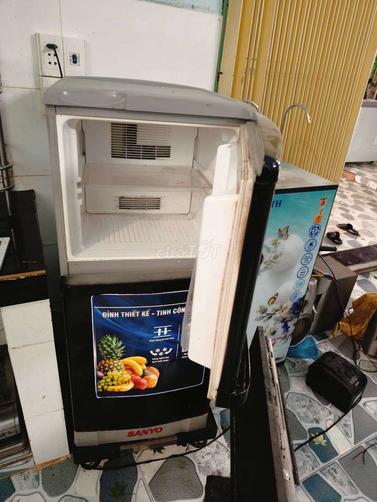 Tủ lạnh Sanyo SR-132PN(SS) Inverter Đen 130L. Mua bán Tủ lạnh tại Huyện Bàu Bàng Bình Dương được đăng bởi Phát hình 1